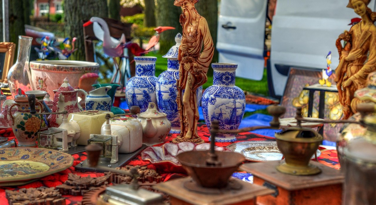 flea-market-3342450_1280