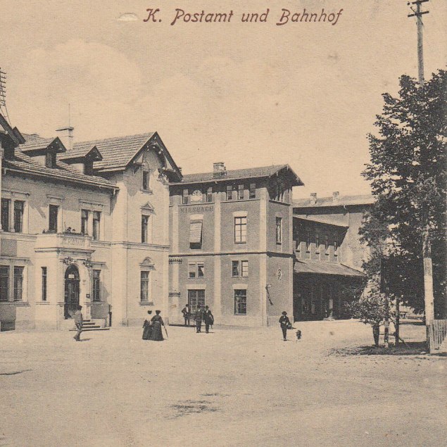 Postamt und Bahnhof um 1902, © Stadtarchiv Miesbach