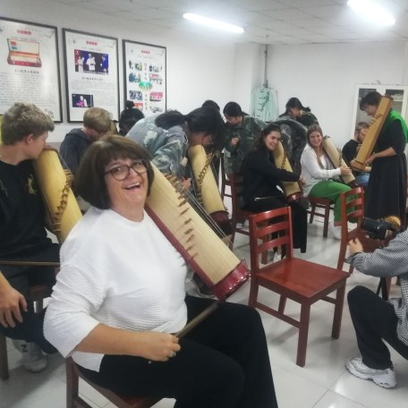 An der Cuoqin (gestrichene Rundzither), © Regina Weber-Toepel 