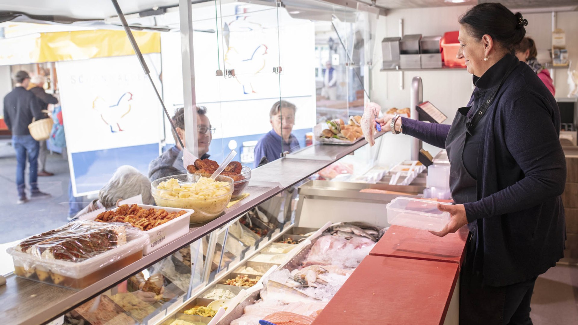 Verkaufstheke am Grünen Markt, © Florian Bachmeier