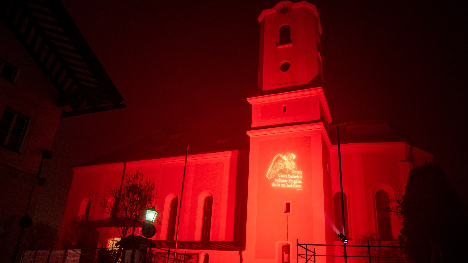 Kirche beleuchtet, © Max Kalup