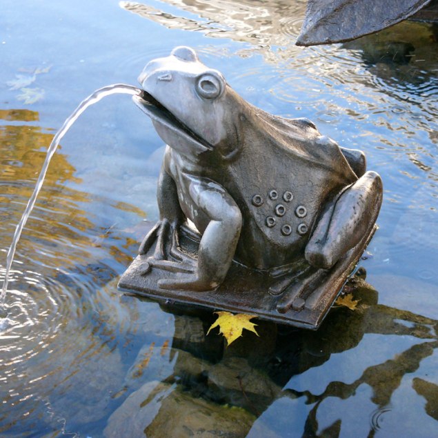 Frosch am Märchenbrunnen in Miesbach, © Isabella Krobisch