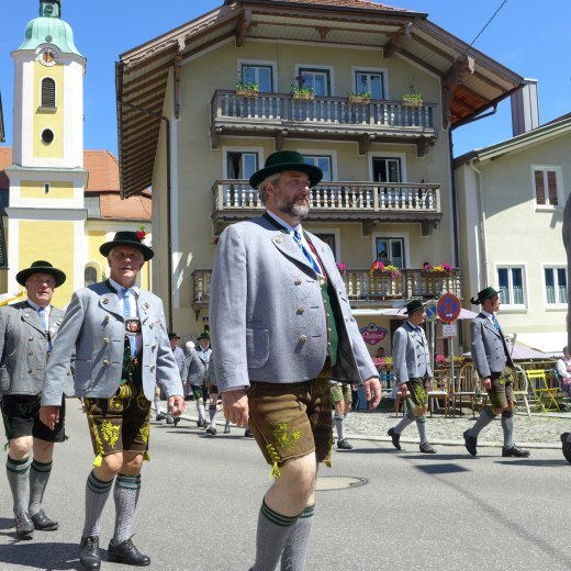 Miesbacher Tracht_Titel_Stadtplatz