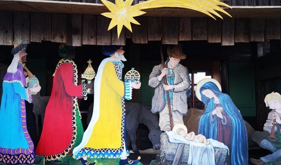 Bretterkrippe_Trachtenverein_22_Foto_IK (1) Bretterkrippe_Trachtenverein_22_Foto_IK (1)