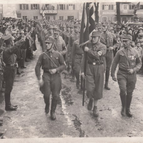 Marsch zur Machtergreifung am Stadtplatz am 5.2.1933, © Stadtarchiv Miesbach