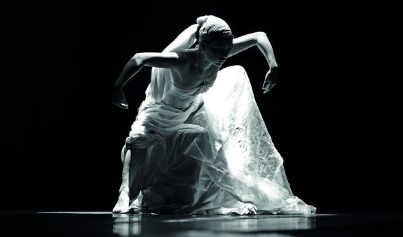 20260226_Rosenboom_Tänzerin_klein_CMYK 20260226_Rosenboom_Tänzerin_klein_CMYK