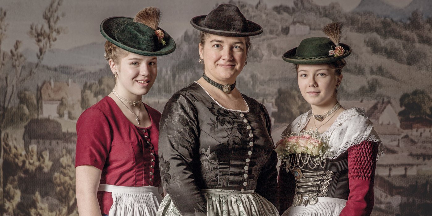 Kirchengwand_Mieder_Tanzkleidung