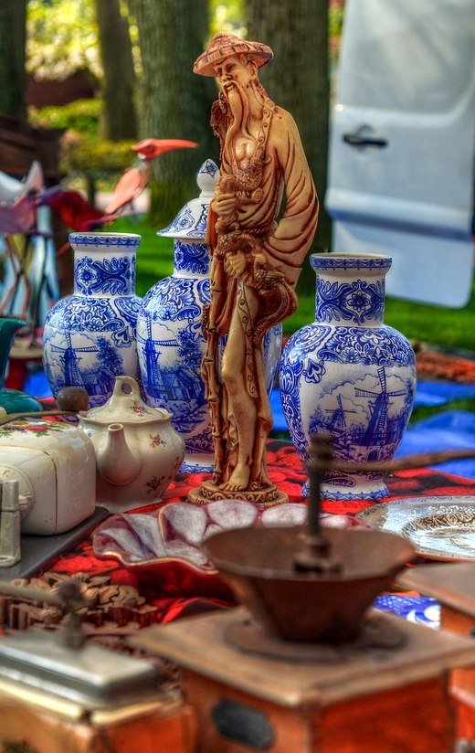 flea-market-3342450_1280