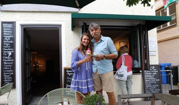 Marktcafe_Marktplatz Miesbach_Maria und Jaro Marktcafe_Marktplatz Miesbach_Maria und Jaro